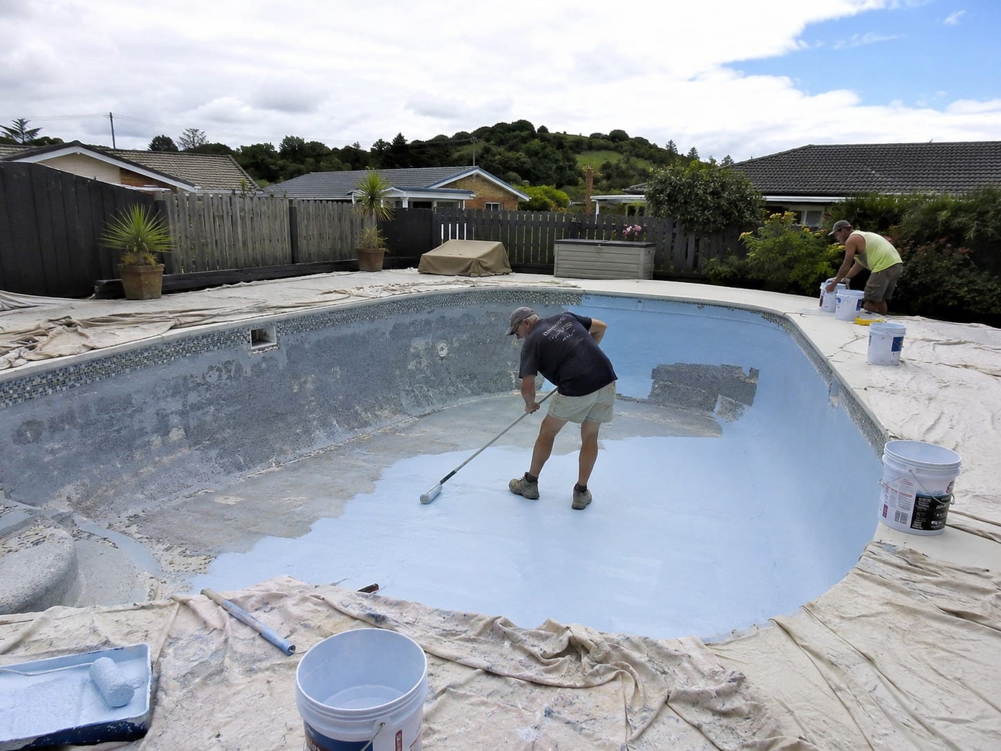 how to paint a pool