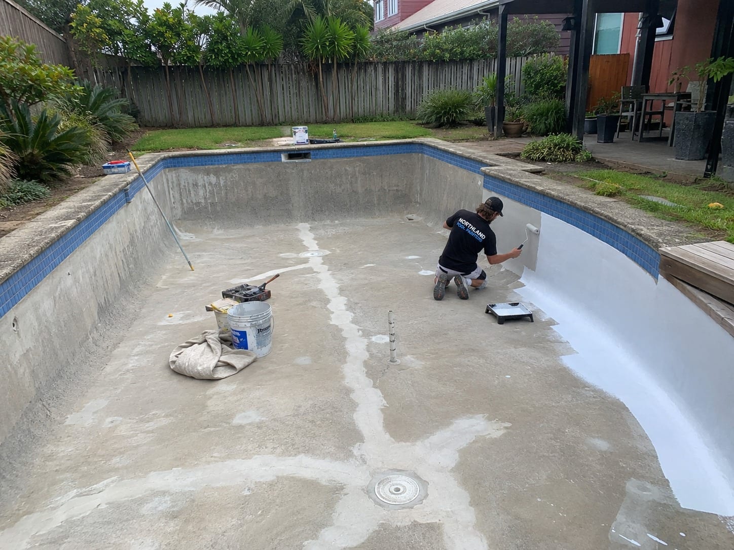 whangarei swimming pool painting